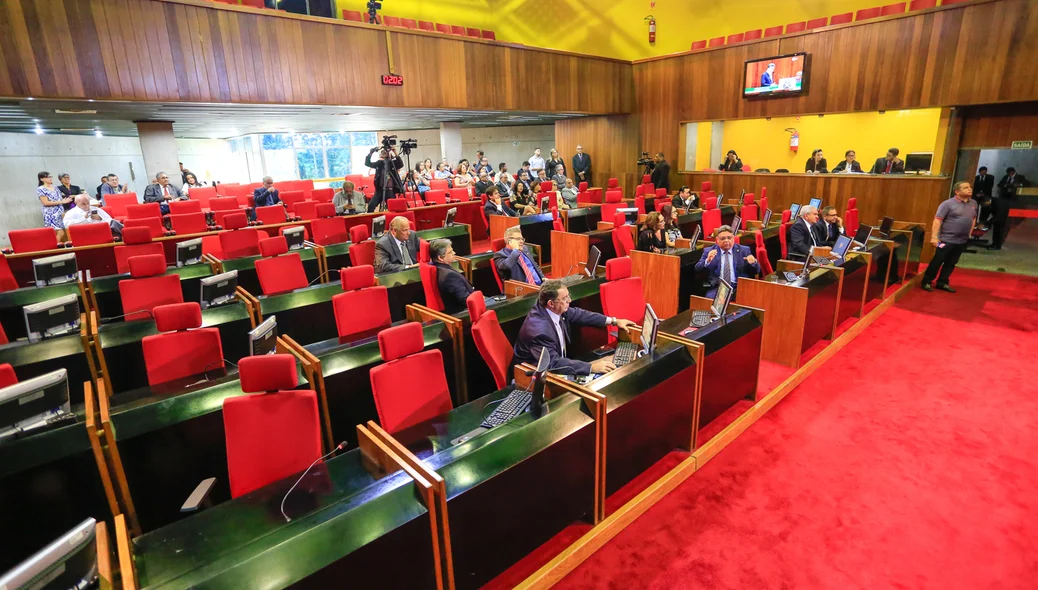 Deputados que participaram da solenidade
