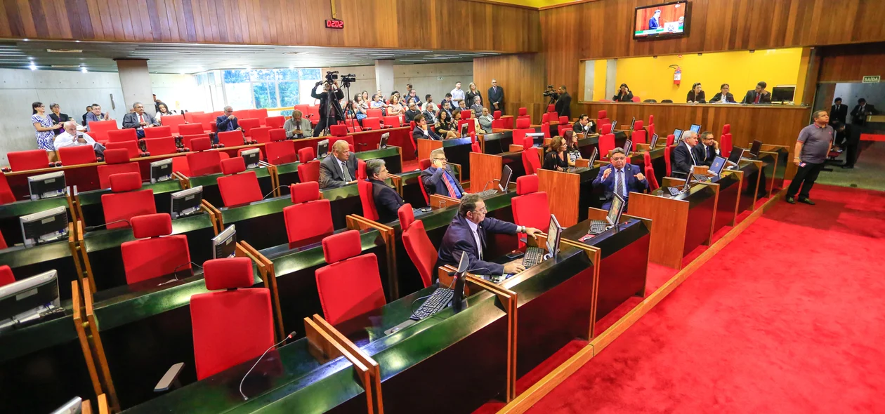 Deputados que participaram da solenidade