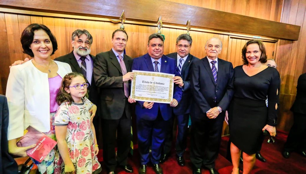 Entrega do titulo de Cidadão Piauiense ao Médico Pedro Lemos