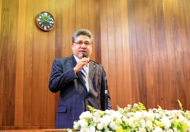 João Mádison durante seu pronunciamento