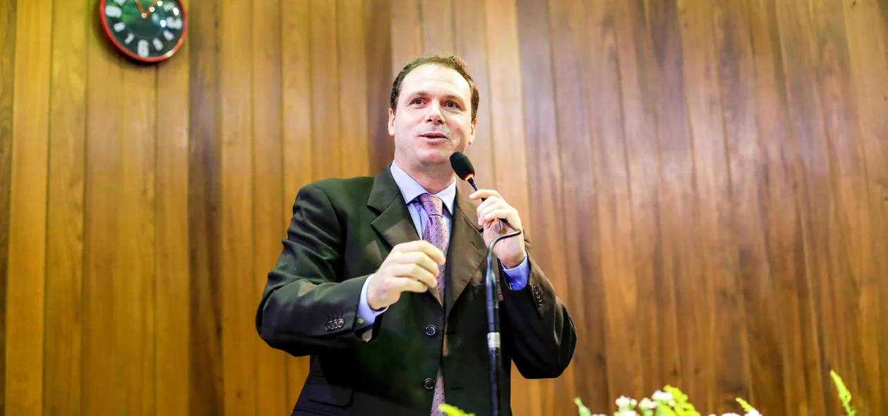 Pedro Lemos durante seu pronunciamento