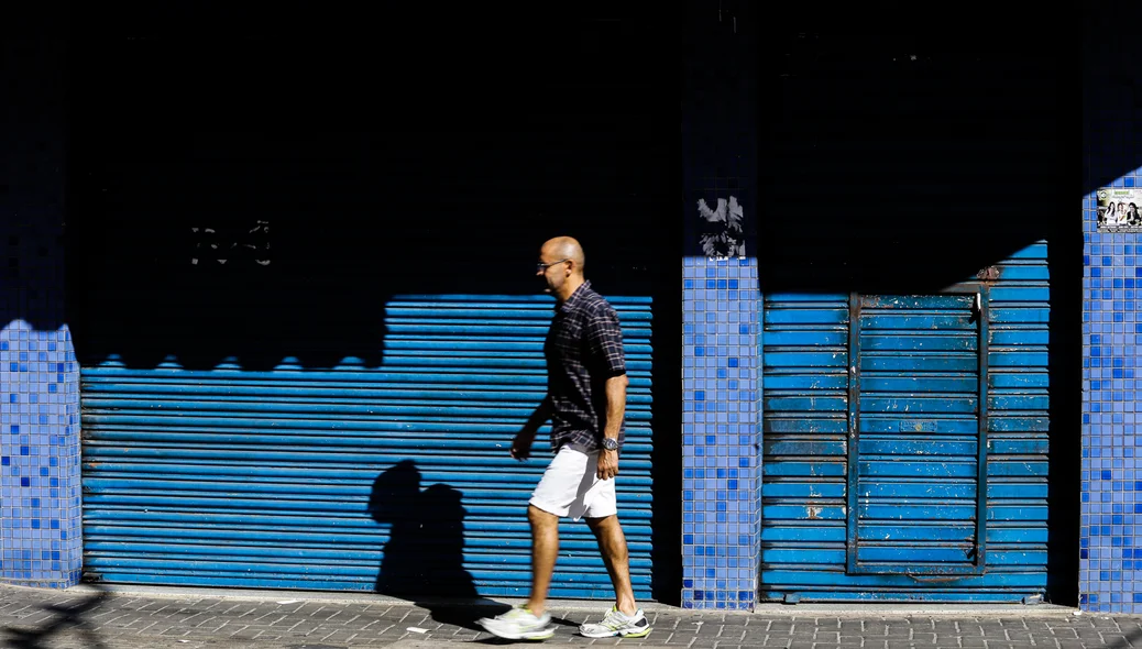 Lojas fechadas no centro da capital