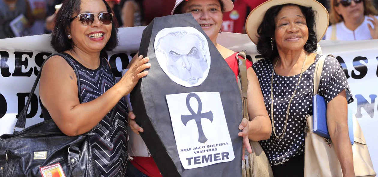 Manifestantes pedem a saída de Temer da presidência