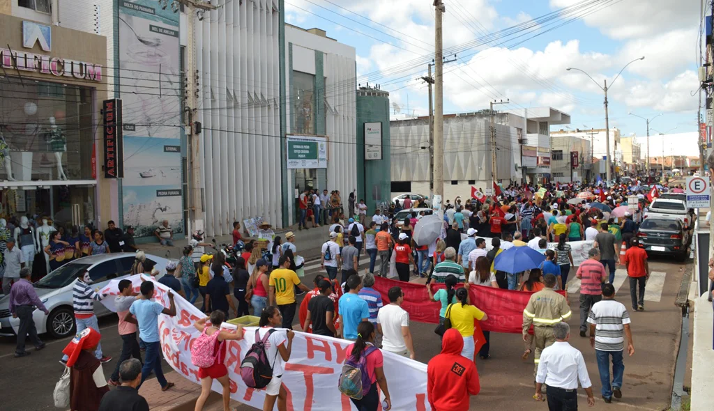 Manifestantes protestam contra reformas do governo