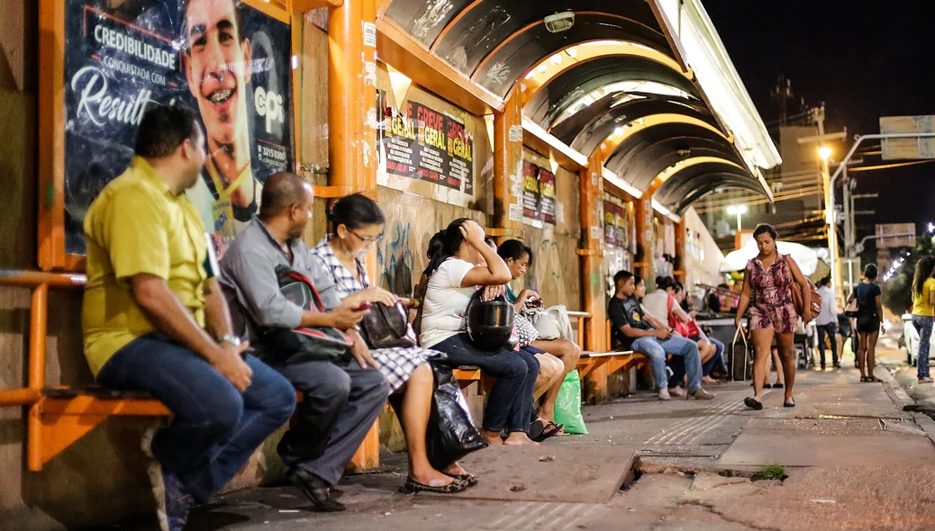 Parada de ônibus da Avenida Frei Serafim 
