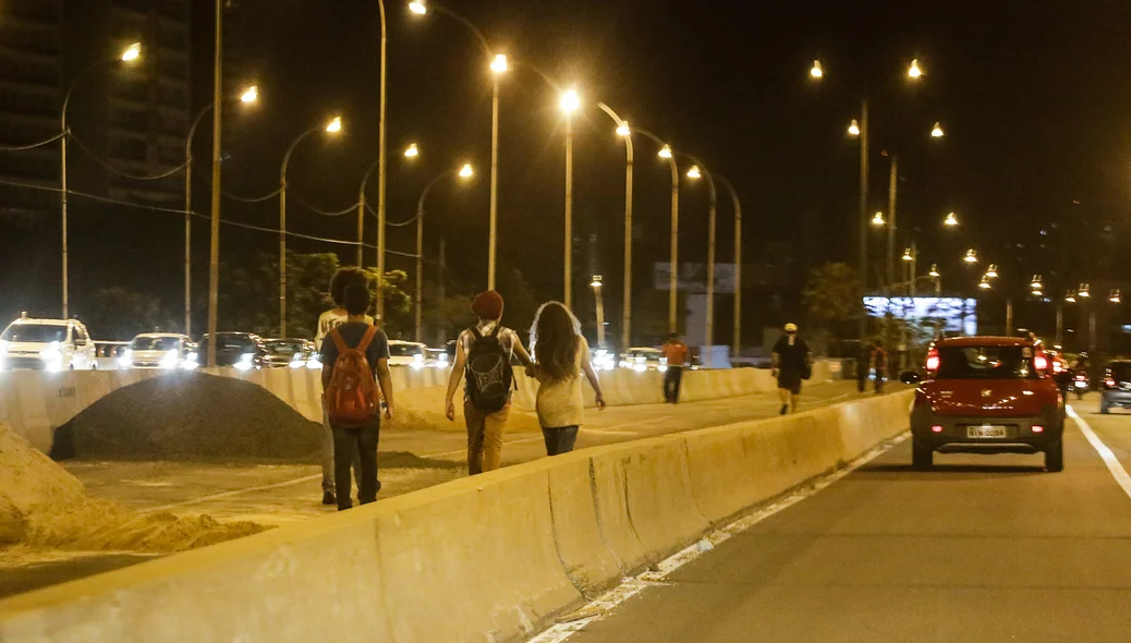 Paralisação deixa passageiros sem ônibus 