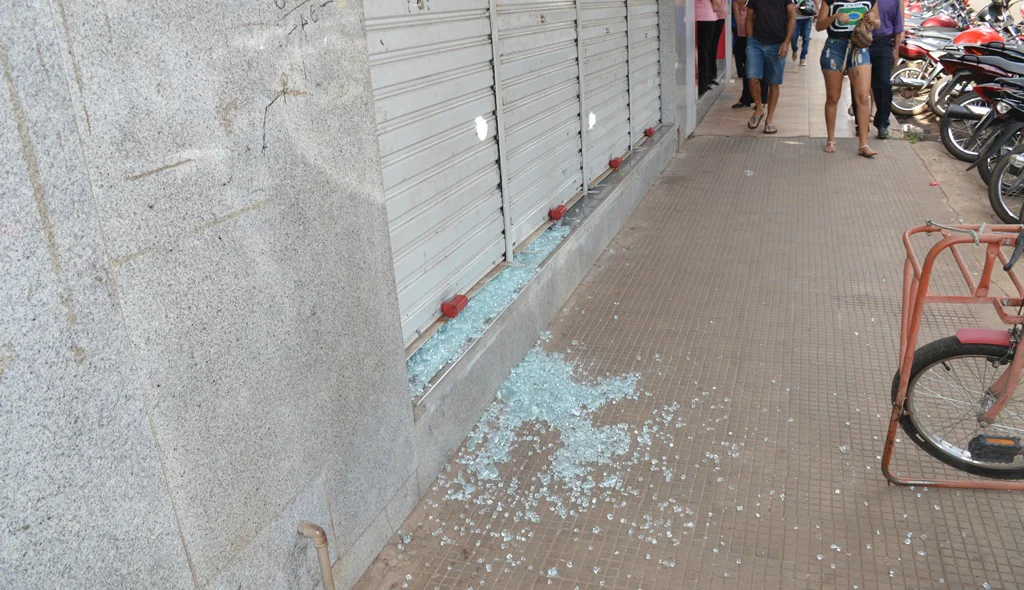 Danos causados pelos manifestantes