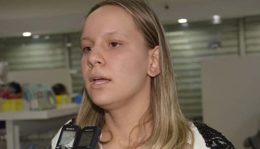 Laís Carvalho relata momentos de tensão vividos pelos funcionários  da loja