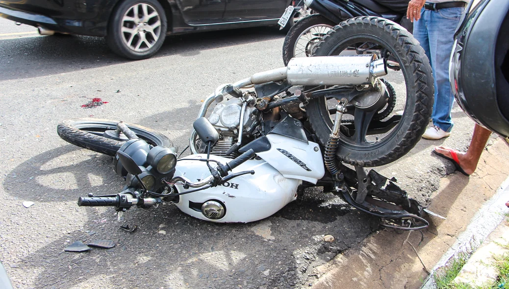 A moto ficou completamente destruída