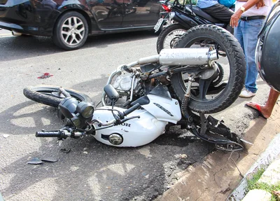 A moto ficou completamente destruída