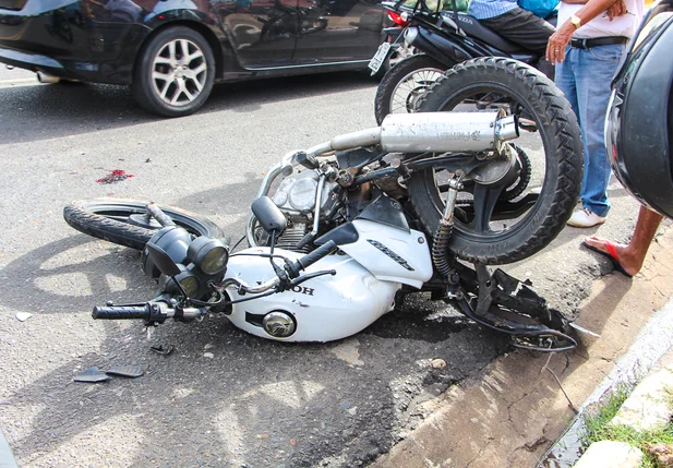 A moto ficou completamente destruída