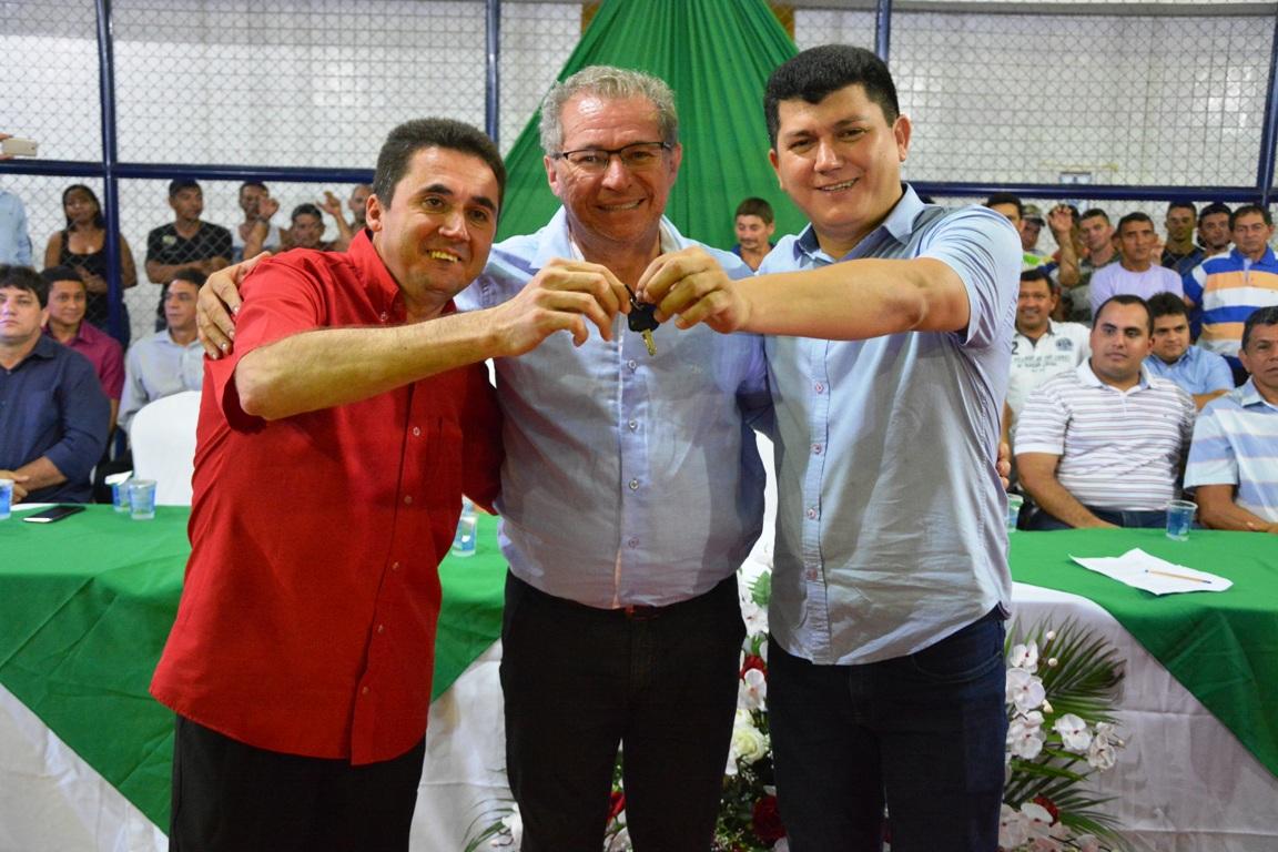 Entrega de trator em Cocal