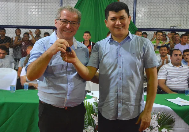 Entrega de trator em Cocal