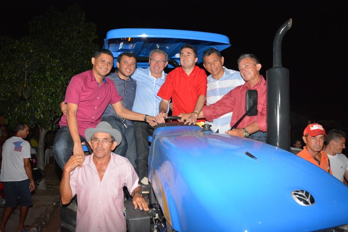 Entrega de trator em Cocal