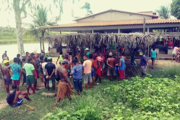 Índios da etnia gamela