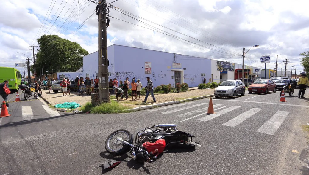 Acidente ocorreu no cruzamento da Alameda Parnaíba e Anísio de Abreu