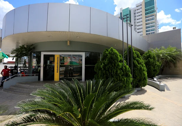 Agência do Banco do Brasil é arrombada 
