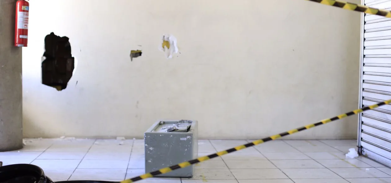 Homens assaltam Agência dos Correios no Shopping da Cidade