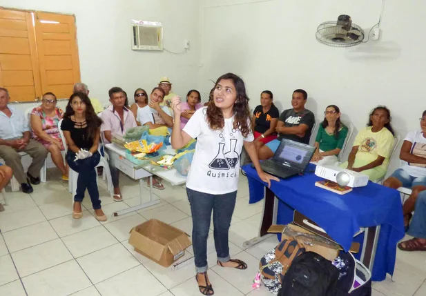 Alunos dão orientações