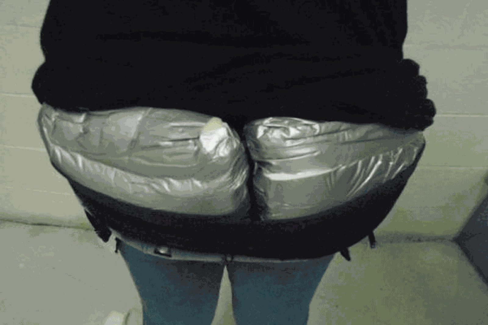 Mulher tenta entrar nos EUA com heroína nas nádegas