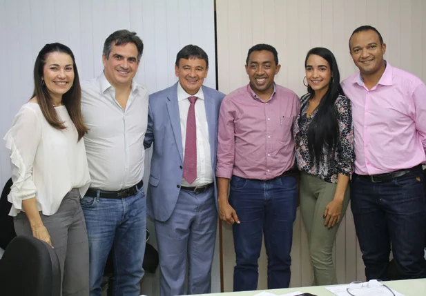 Ciro Nogueira reúne 44 prefeitos em encontro com o governador Wellington Dias