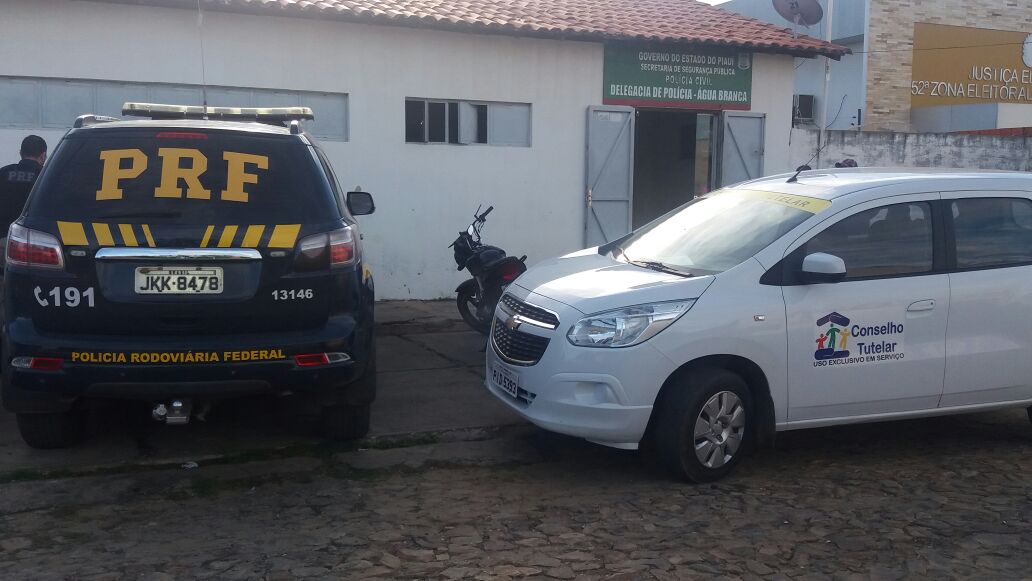PRF apreende três menores e Conselho Tutelar é acionado