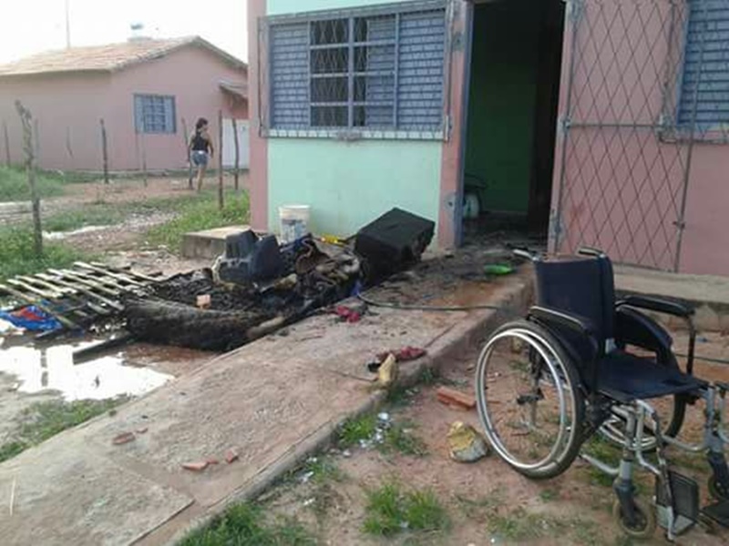 Mãe e filho sofreram queimaduras graves em incêndio 