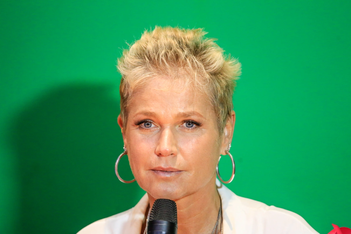 Xuxa Concede entrevista para jornalistas  
