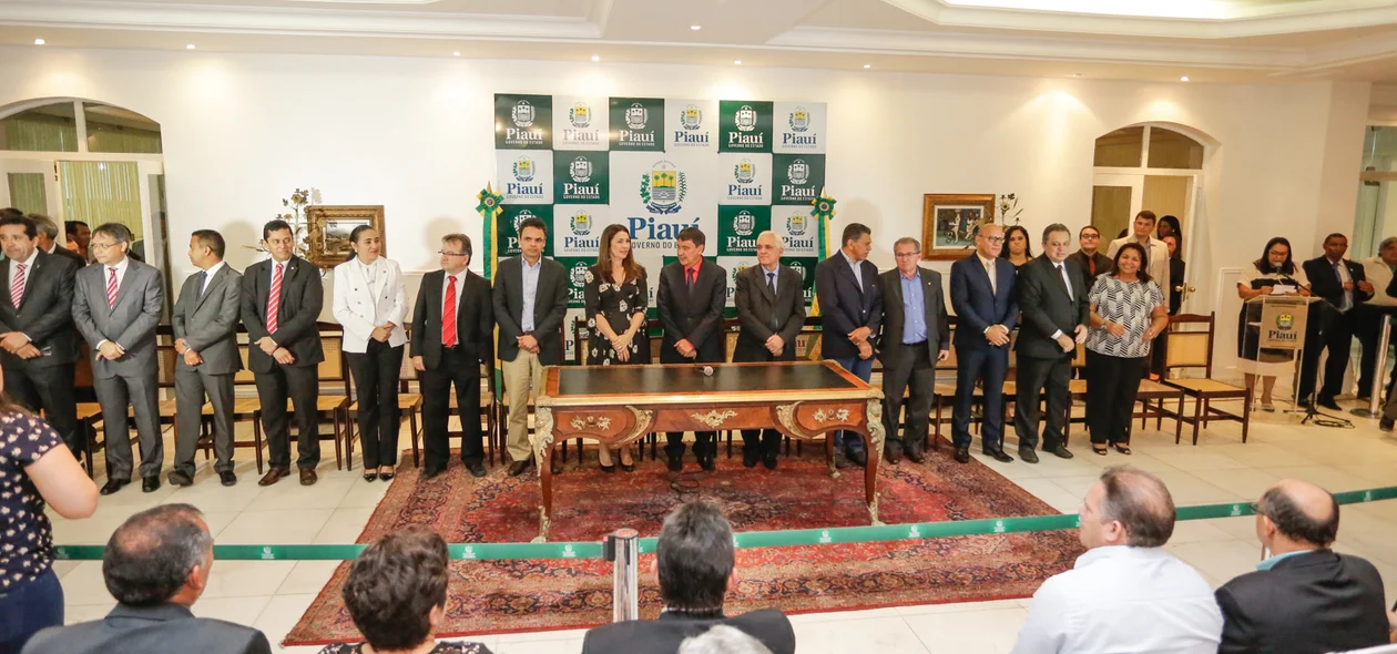 Governador empossa novos gestores