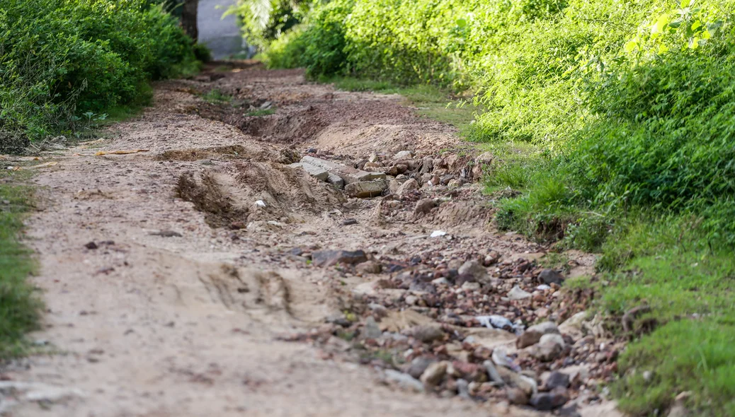 Rua intrafegável no bairro Socopo