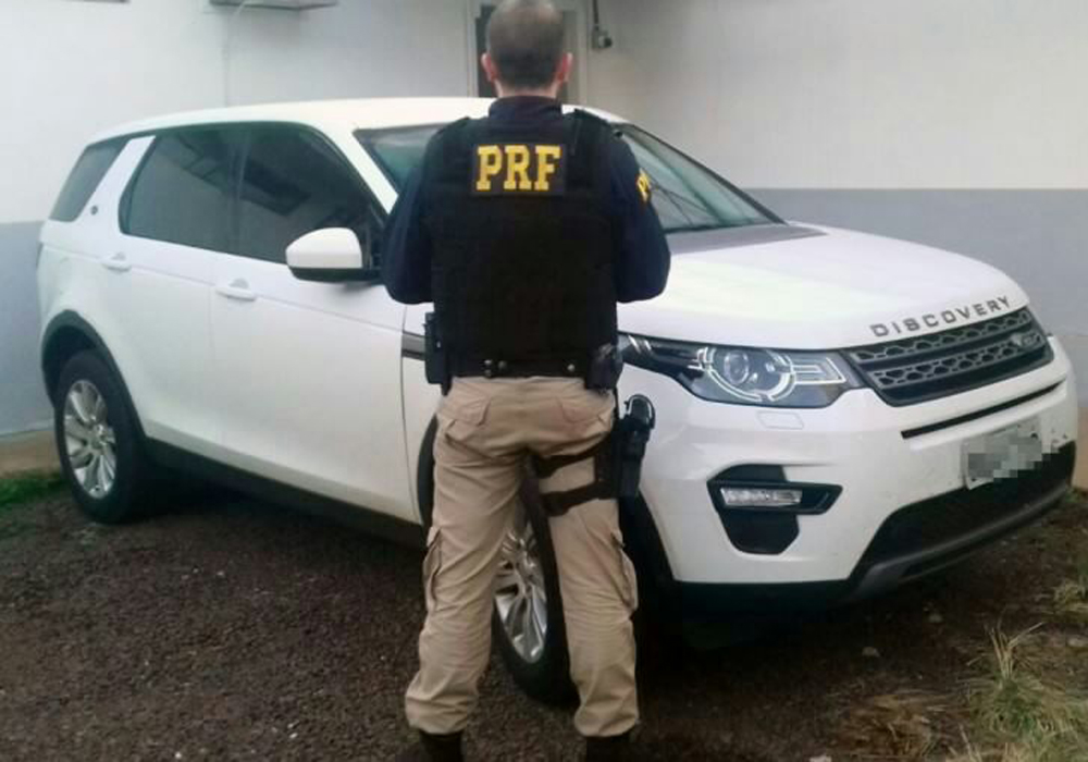 PRF aprrende carro de luxo