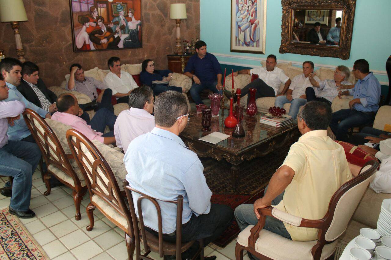 Senador Ciro Nogueira se reúne com vereadores de Teresina 
