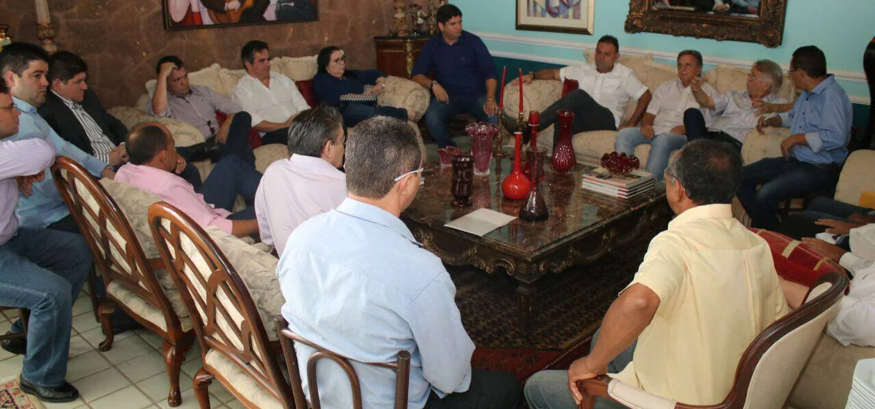 Senador Ciro Nogueira se reúne com vereadores de Teresina 