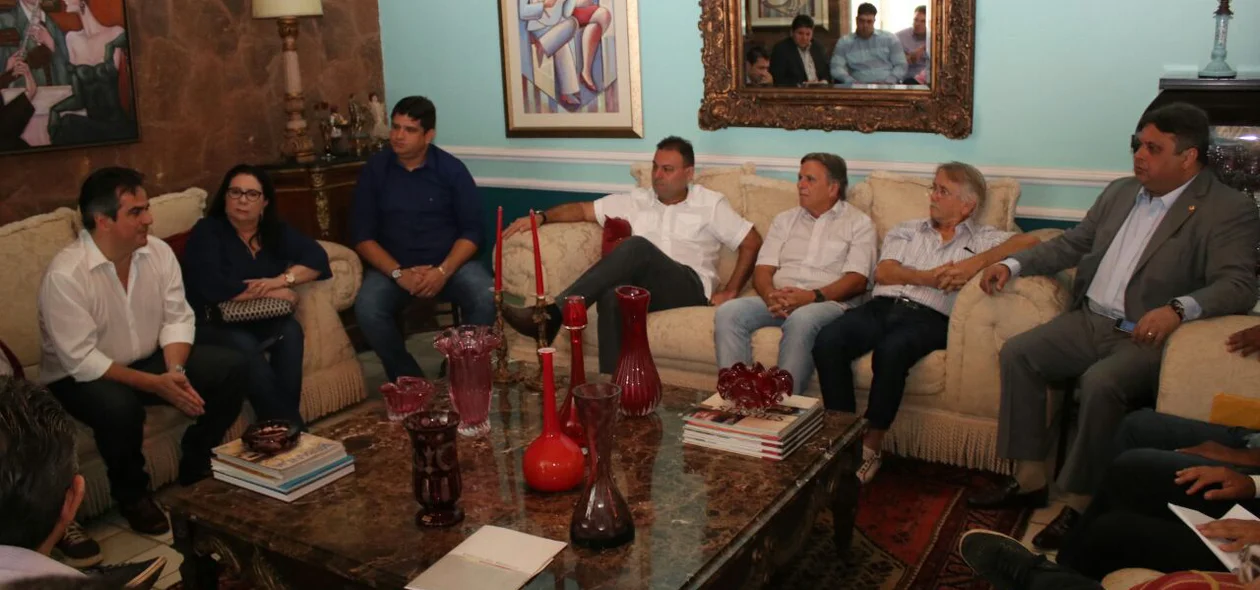 Vereadores reunidos com Ciro Nogueira