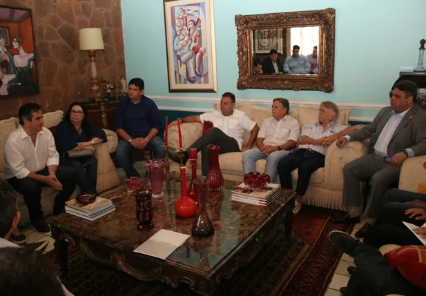 Vereadores reunidos com Ciro Nogueira
