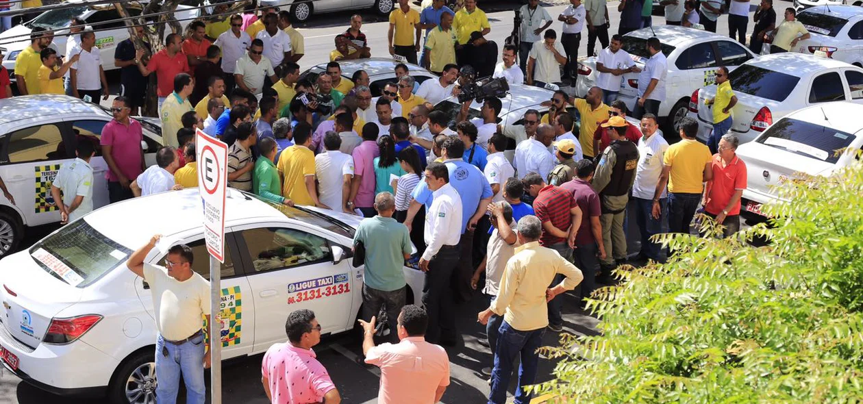 Taxistas entraram em confronto com os funcionários da Strans