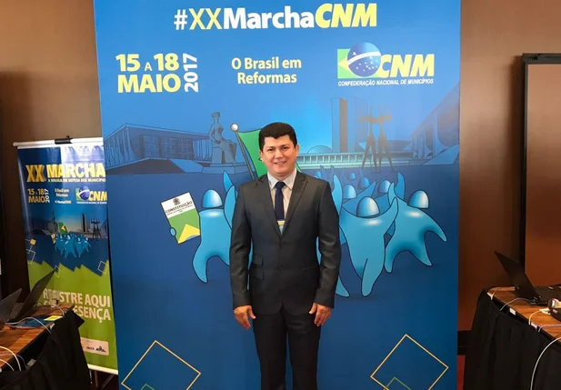 Prefeito Rubens Vieira participa da Marcha dos Prefeitos
