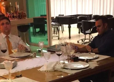 Willer Tomaz (à esquerda) e Ângelo Villela foram fotografados clandestinamente por Joesley Batista
