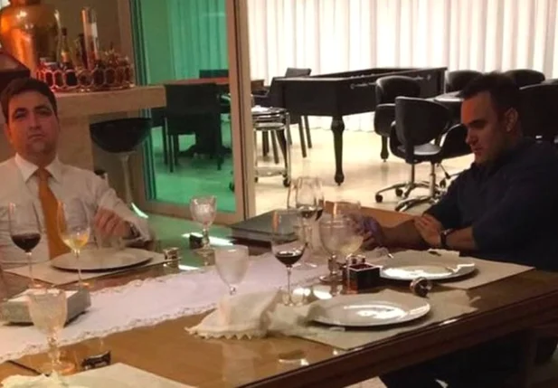 Willer Tomaz (à esquerda) e Ângelo Villela foram fotografados clandestinamente por Joesley Batista