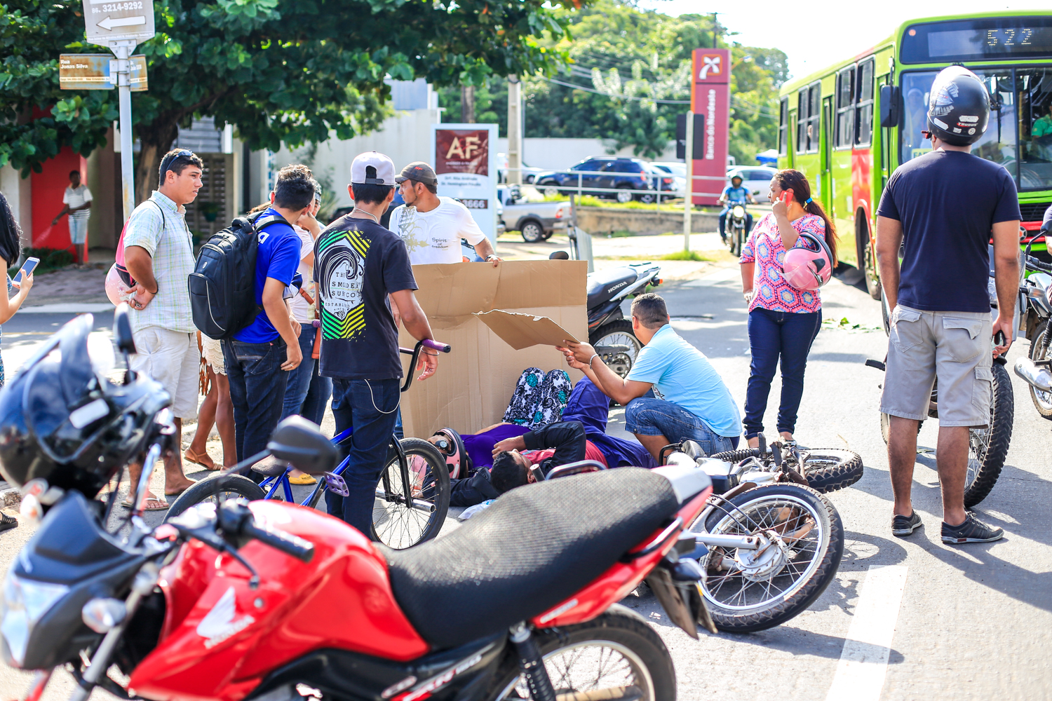 Acidente evonvolvendo duas motos