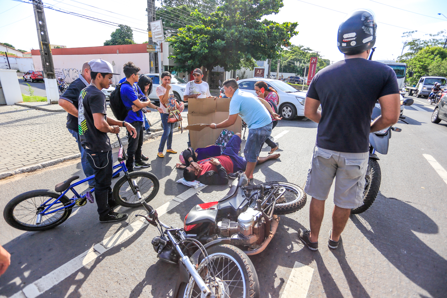 O acidente ocorreu na avenida João XXIII
