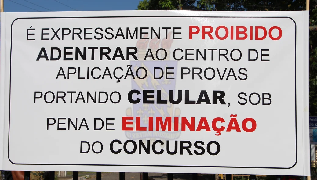 Foi proibido levar celular para sala