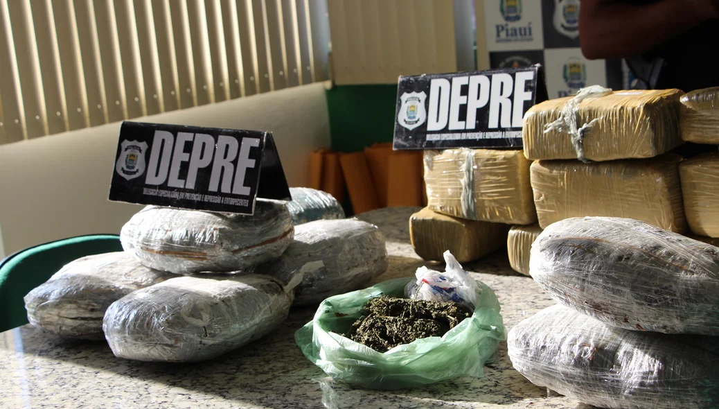 DEPRE apreende drogas