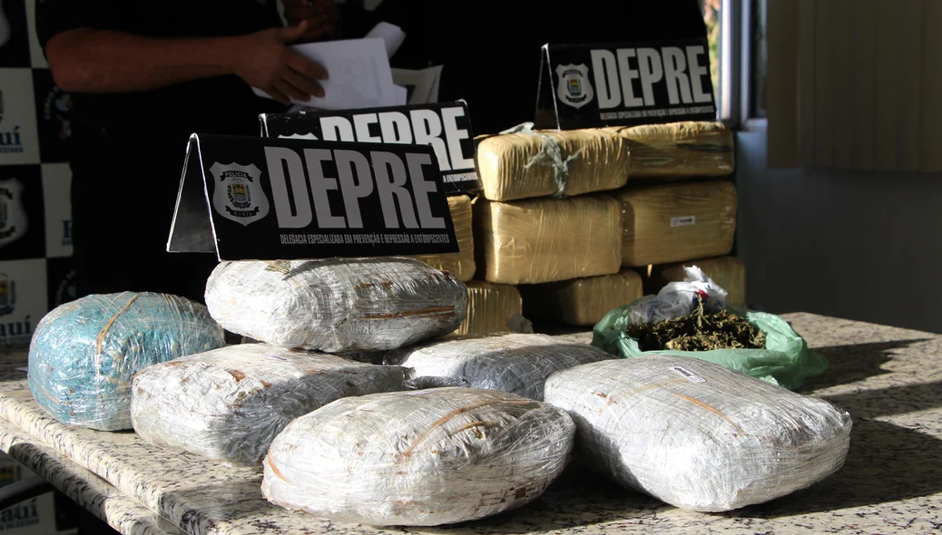 DEPRE apreende uma grande quantidade de maconha