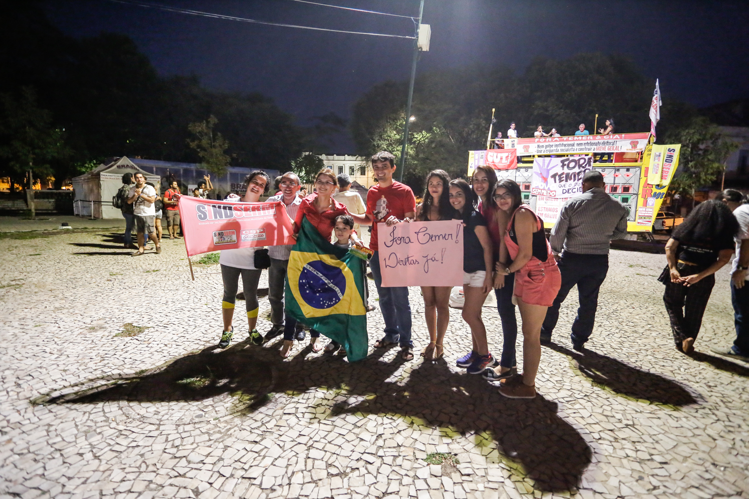 Movimento ocorreu na Praça Pedo II 