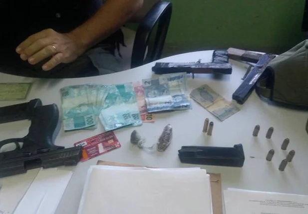 Material apreendido pela polícia