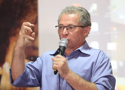Deputado federal Assis Carvalho