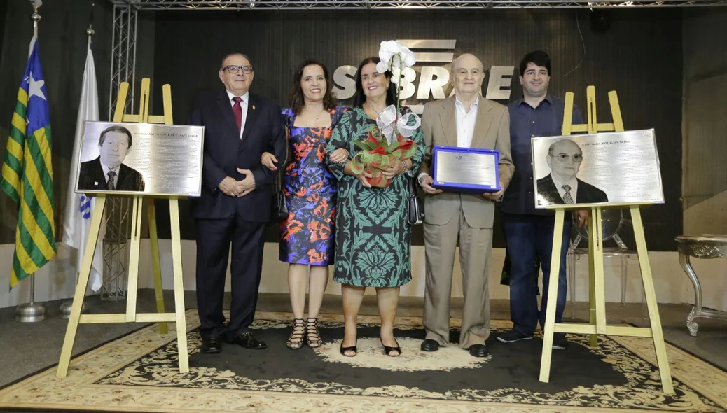 Homenagens a pessoas ilustres 