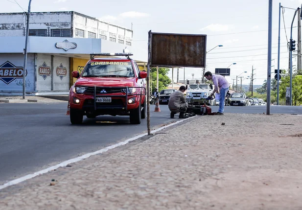 Acidente na avenida Miguel Rosa 