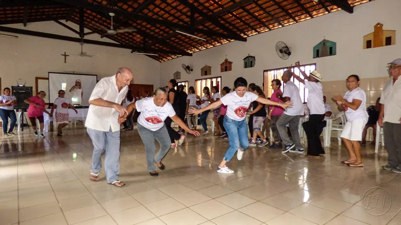 Idosos dançando 